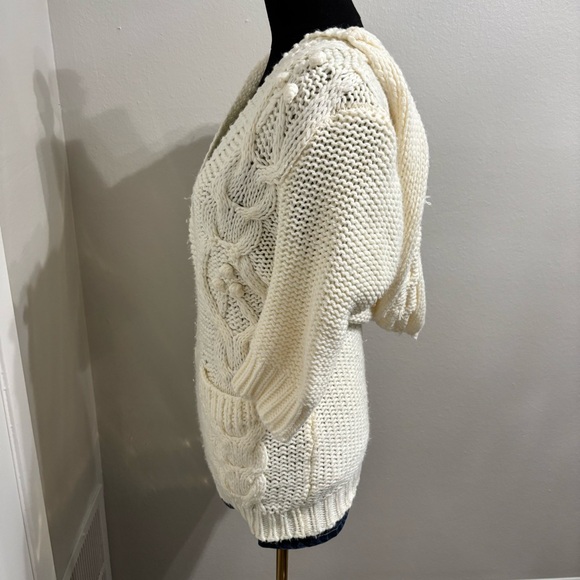 Cream Knit Sweater With Hoodie Size Medium Y2K Ski Resortwear - Picture 3 of 8